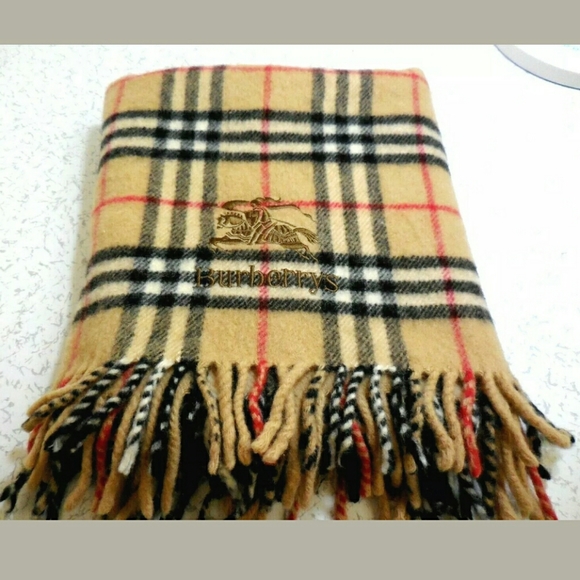 Burberry Other - Auth Burberry new wool tan nova check scarf Unisex